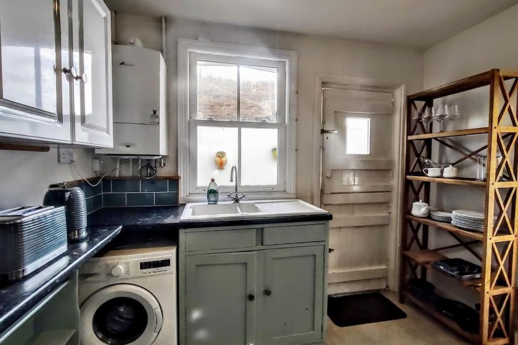 Cute Cottage 5 Min Walk From Cafes Station And Sea Χέιστινγκς Εξωτερικό φωτογραφία